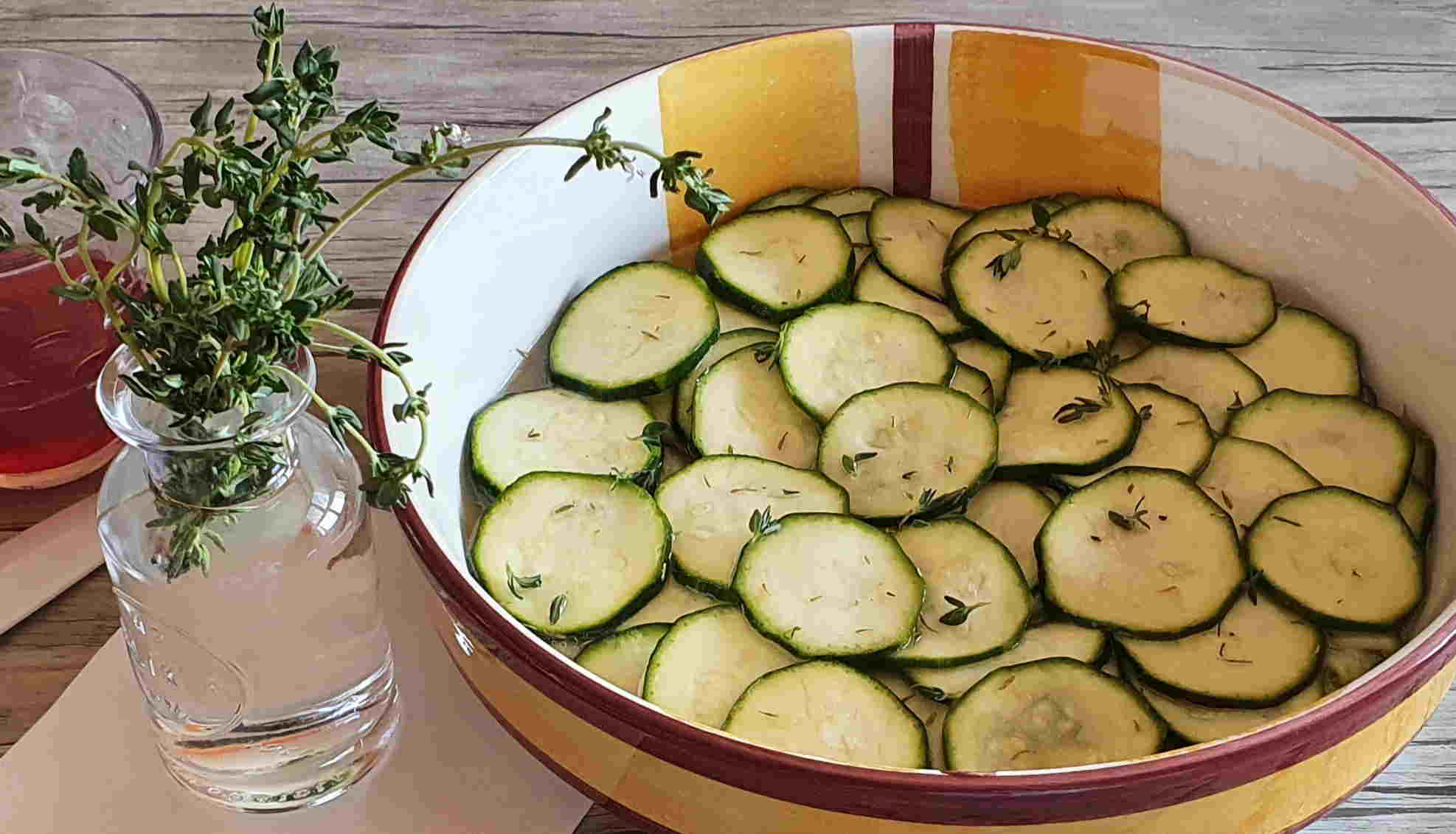 Zucchine crude marinate